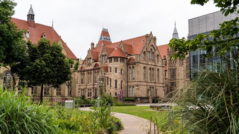 How to Get Into University of Manchester: Your Guide to Admission