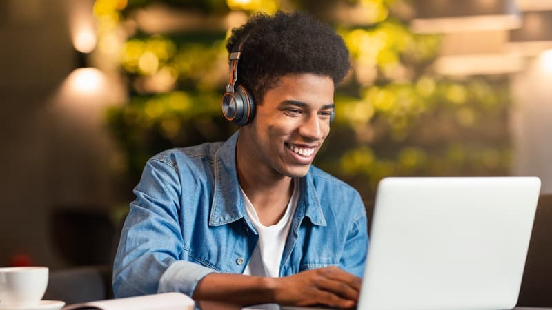 Students who apply during the regular decision cycle follow the standard application deadlines