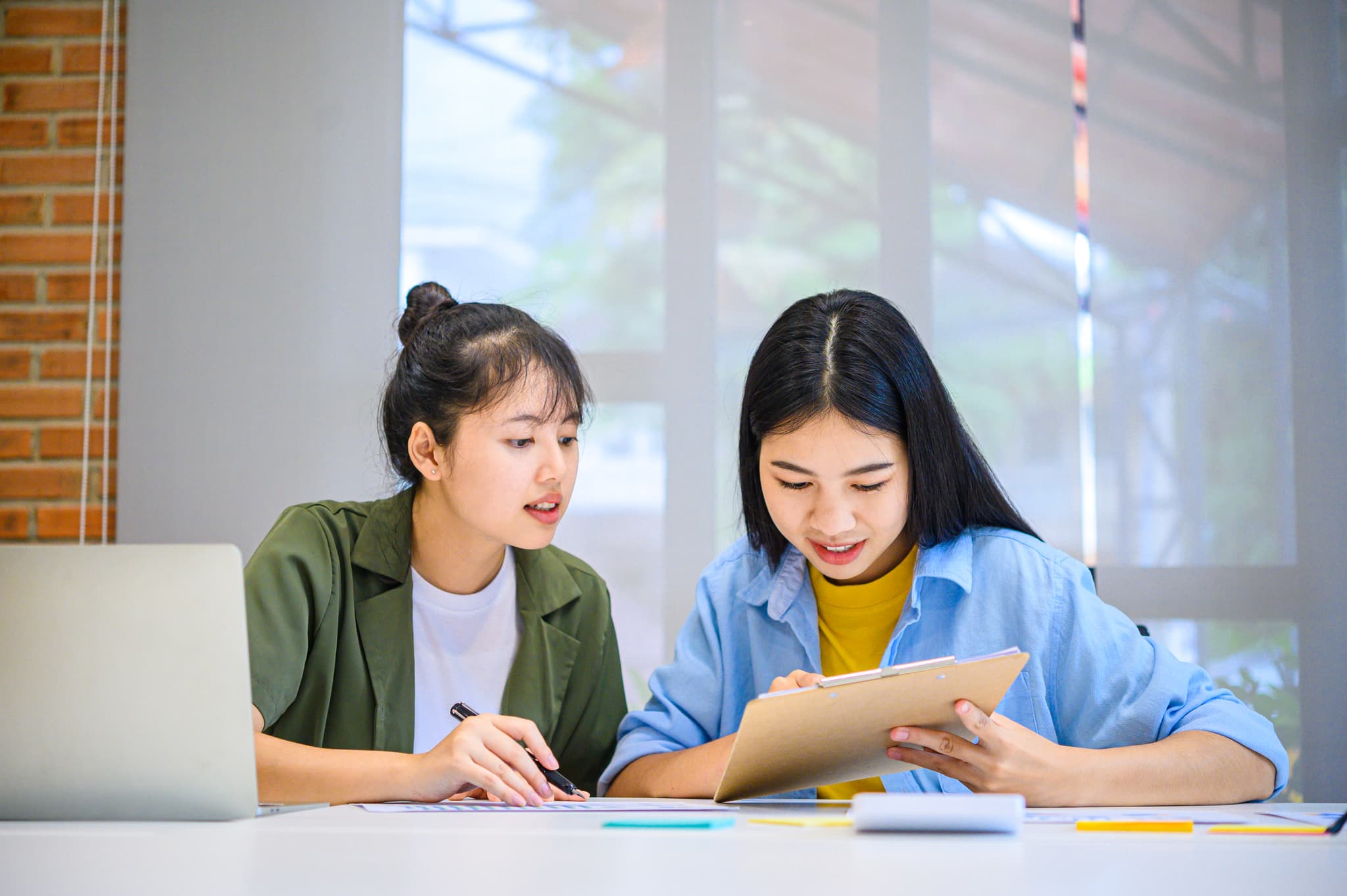 female-students-working-in-a-classroom
